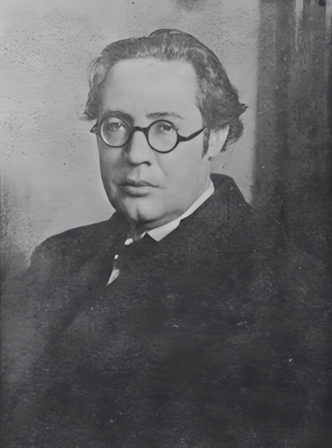 1929-andres_segovia01.jpg